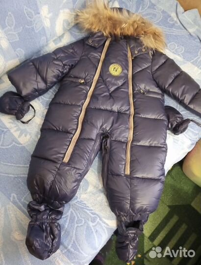 Пакет с вещами детскими и комбинезоном зимним