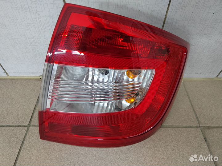 Фонарь задний правый Skoda Rapid 1 5JH945208