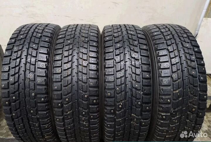 Dunlop SP Winter Ice 01 205/70 R15