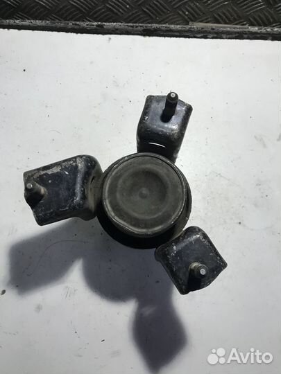 Опора двигателя передняя Toyota Camry 30