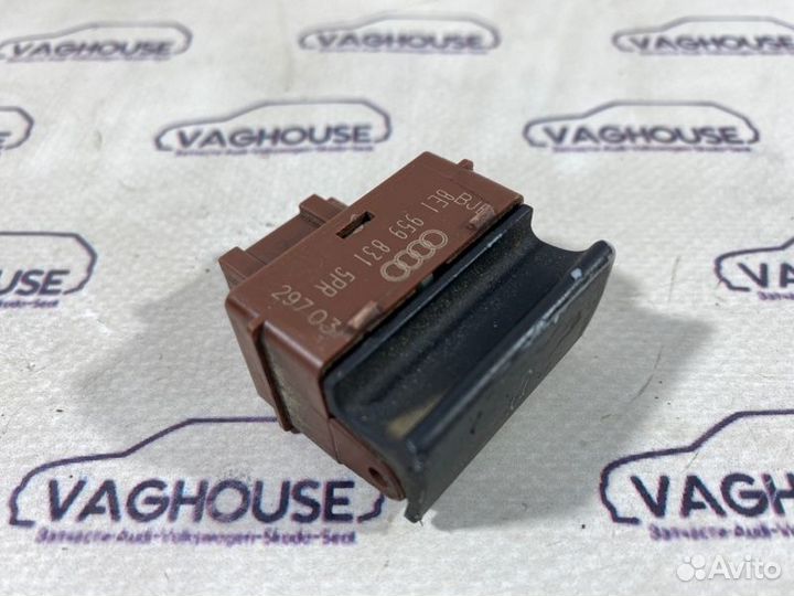 Кнопка багажника Audi A4 B6 8E 1.8T AMB 2004