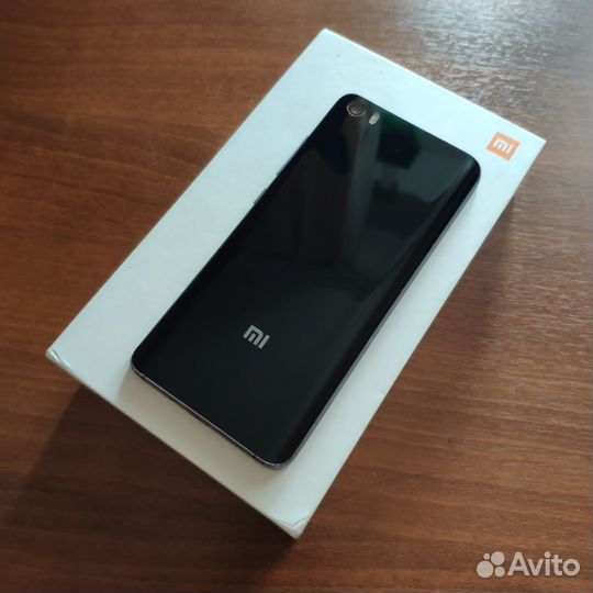 Xiaomi Mi 5, 3/32 ГБ