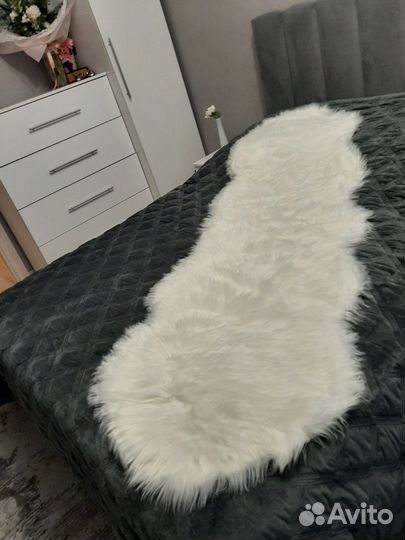 Коврик меховой новый