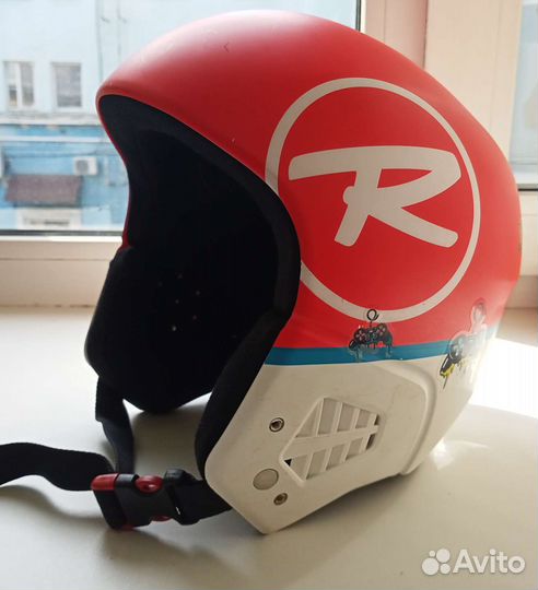 Горнолыжный шлем с очками