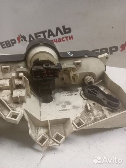 Блок управления отопителем Mitsubishi Carisma