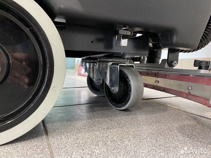 Машина поломоечная Ноблелифт NB530, сопровождаемая