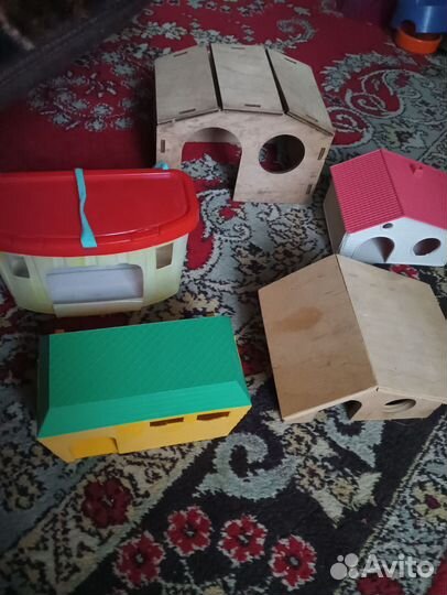 Поилки, кормушки,домики, колеса для животных