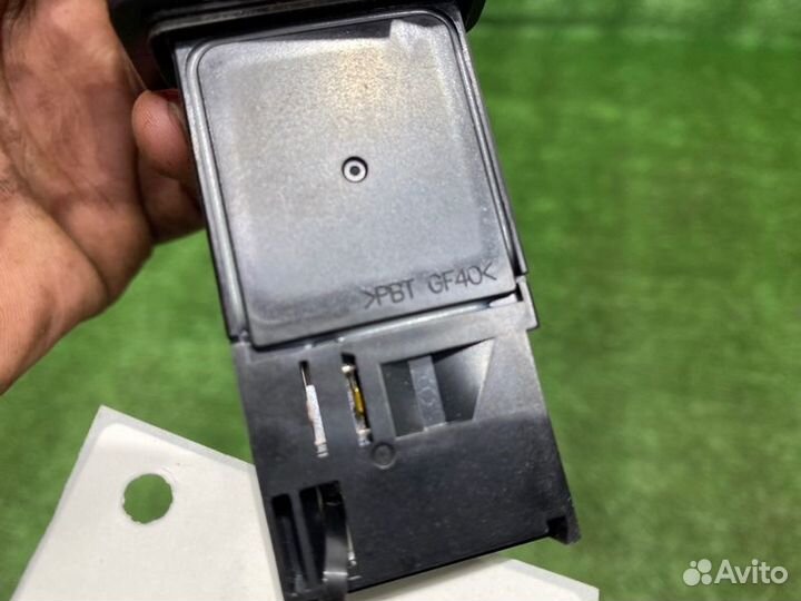 Датчик массового расхода воздуха Nissan Qashqai