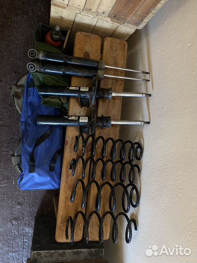 Комплкет (амортизаторы+пружины)