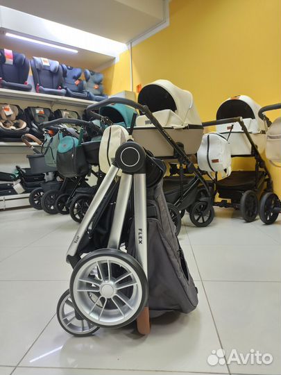 Коляска прогулочная c реверсивным блоком