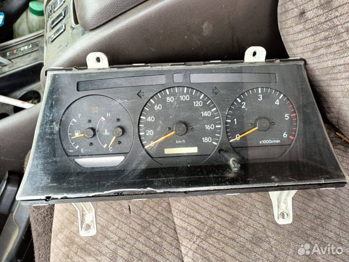 Панель приборов Toyota Hiace H100 1KZ АКПП