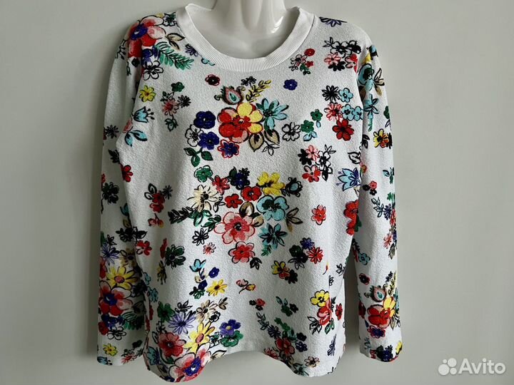 Кофточка трикотажная белая с цветами