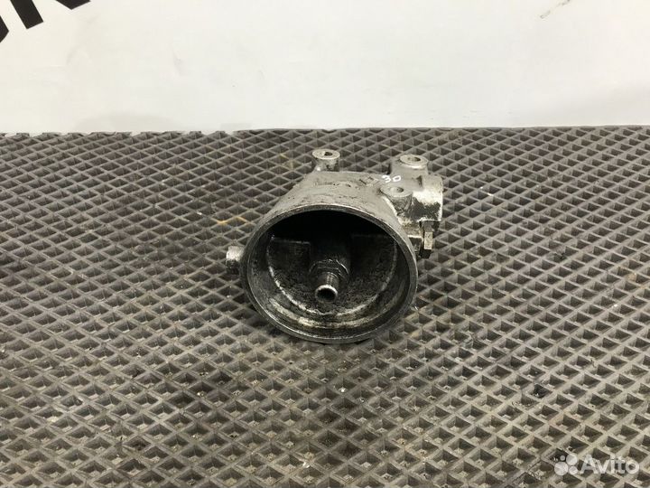 Кронштейн центрифуги Renault Magnum