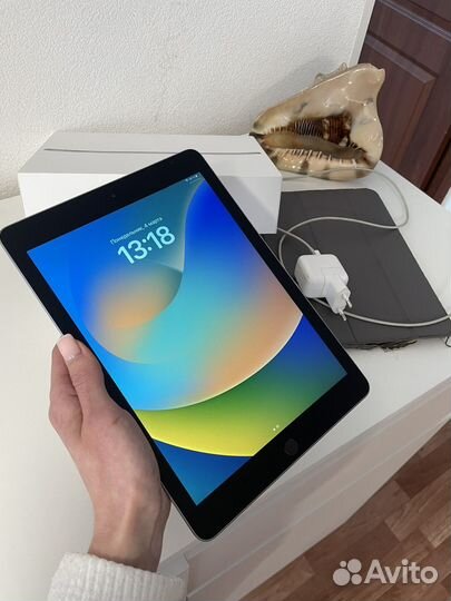 Планшет apple iPad 6