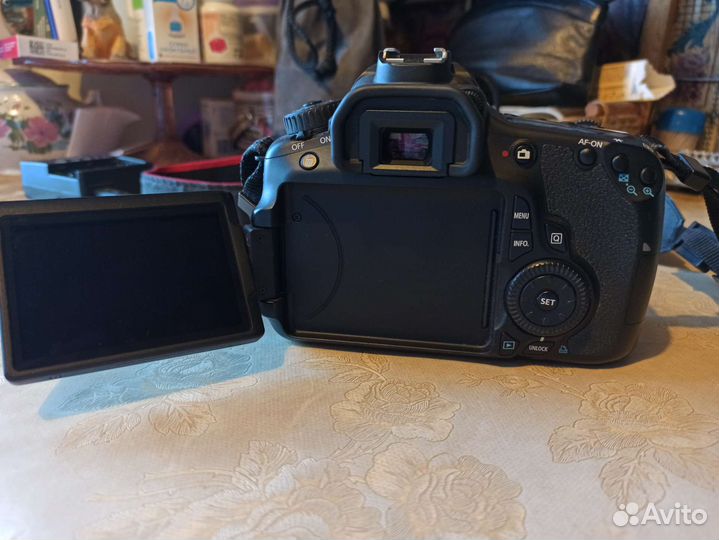 Зеркальный фотоаппарат canon 60d