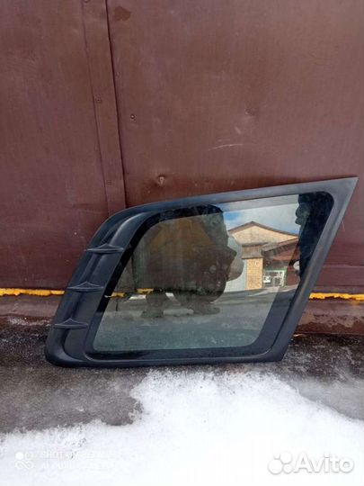 Глухое боковое стекло для Санта Фе