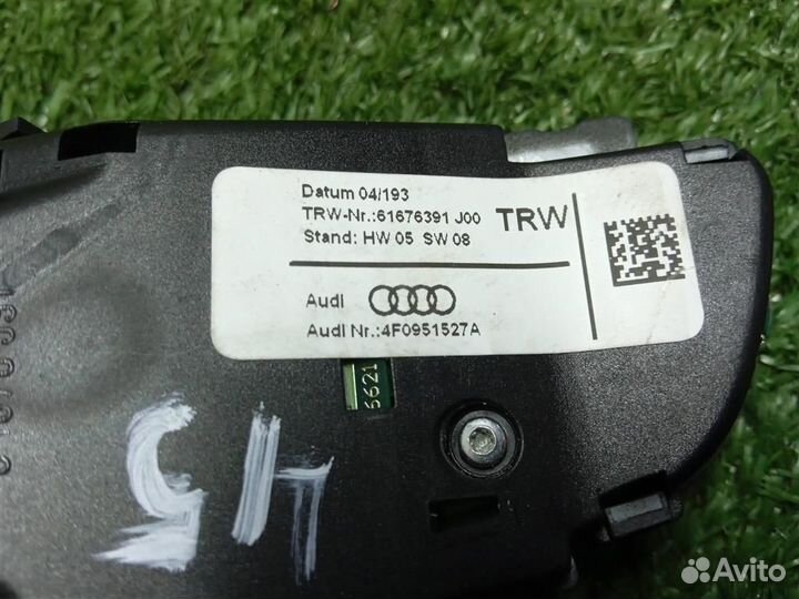 Кнопка многофункциональная Audi A6 (C6 4F) 2004-2