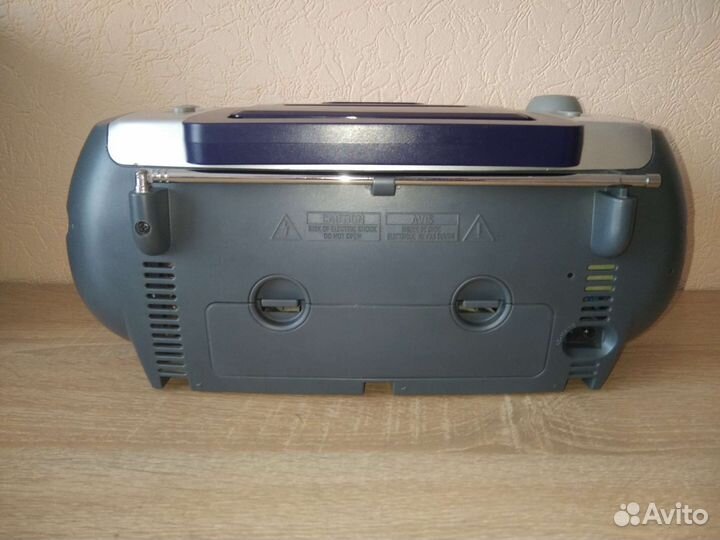 Магнитофон Philips