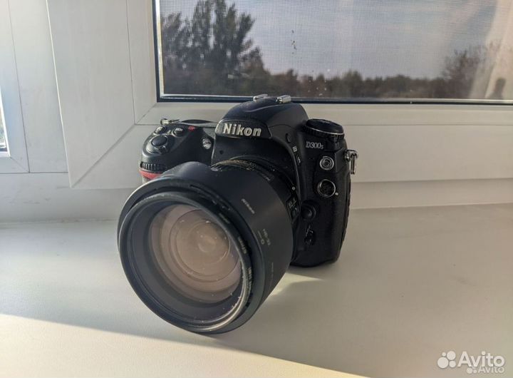 Nikon D300s + 18-70mm