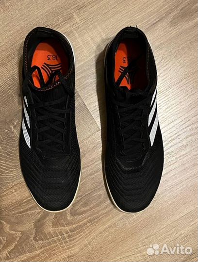 Футзалки, кроссовки