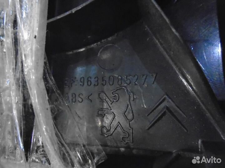 Обшивка багажника (крышка) Peugeot Partner M59 20