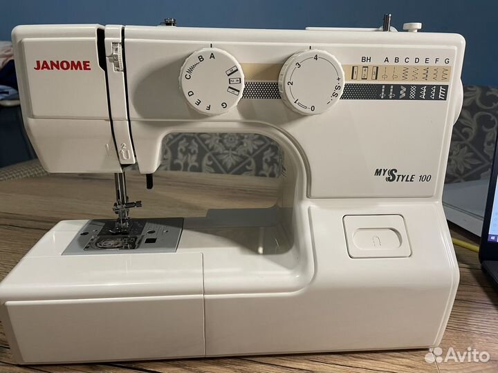 Швейная машина Janome My Style 100