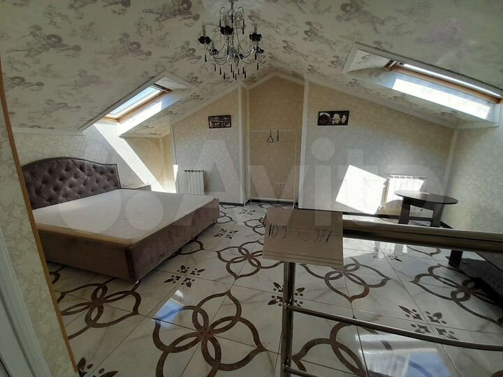 Дом 1200 м² на участке 6 сот.