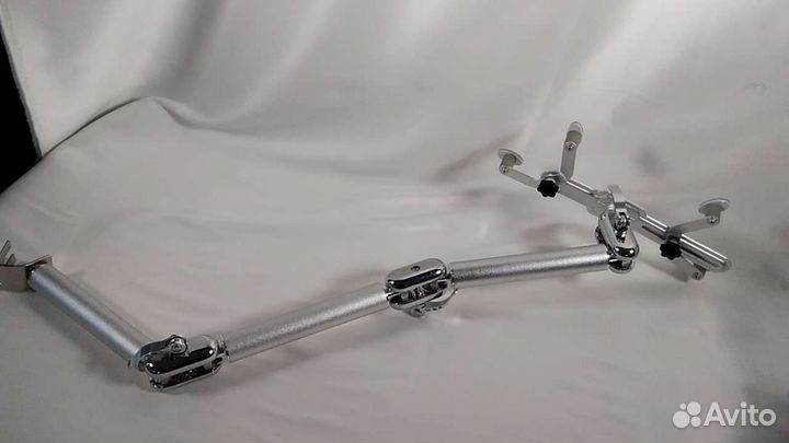 Кронштейн Topfree для планшета в машину