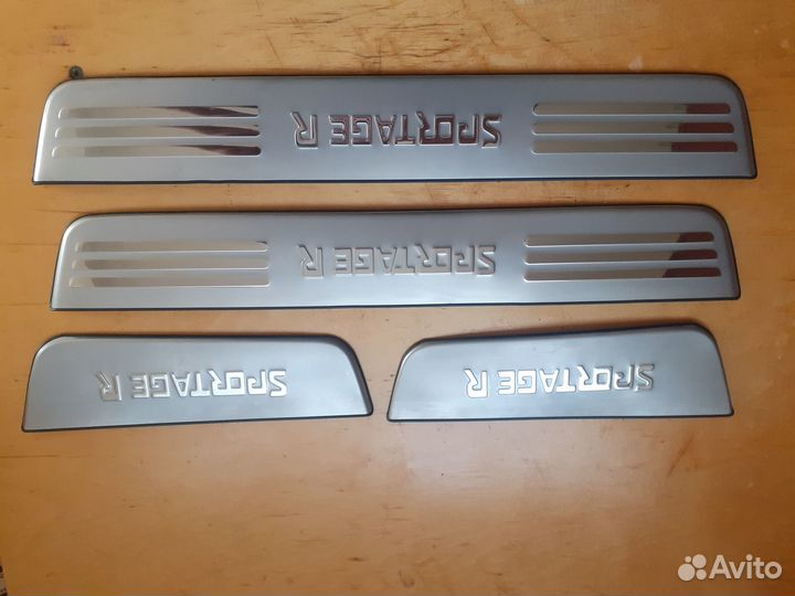 Декоративные Накладки на пороги Киа спортедж3