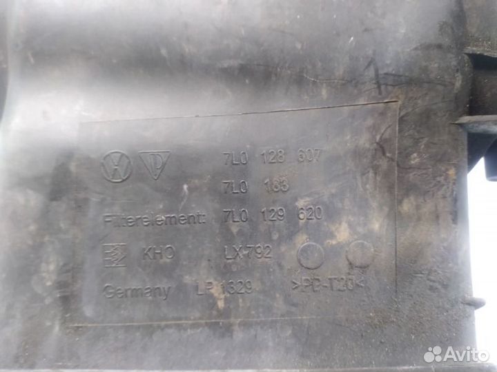 Корпус воздушного фильтра передний левый Porsche