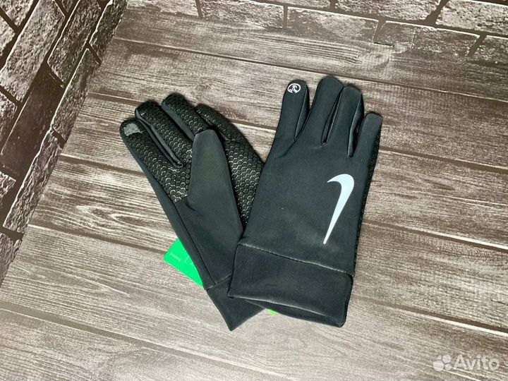 Перчатки Nike