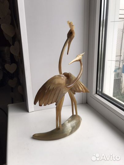 Статуэтка птиц из рога