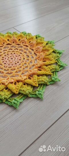 Салфетка на стол ручная работа