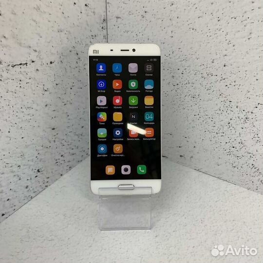 Xiaomi Mi 5 3/64 Гб Белый Смартфон (Рассрочка / В4