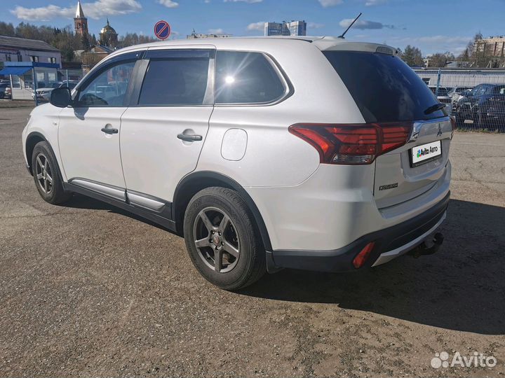 Mitsubishi Outlander 2.0 CVT, 2016, 205 000 км