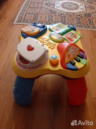 Развивающий столик для малышей