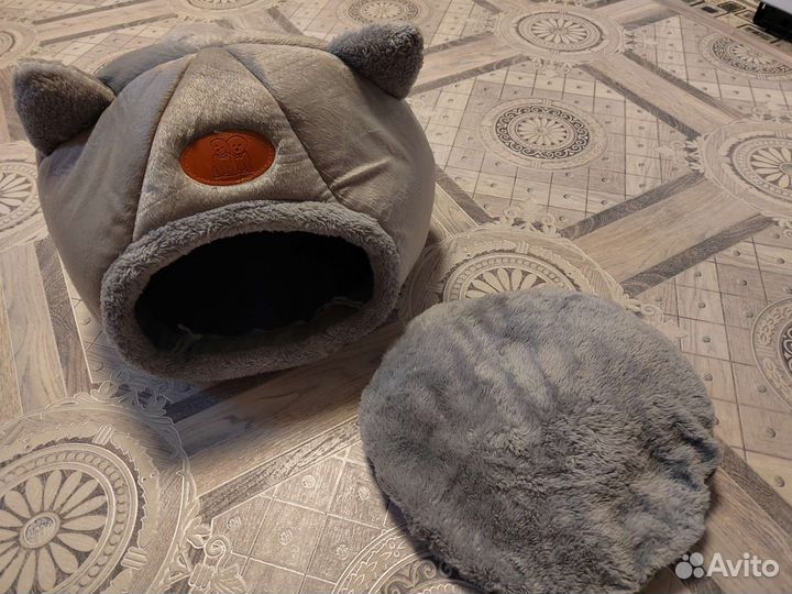 Домик - лежак для кошки и маленькой собачки
