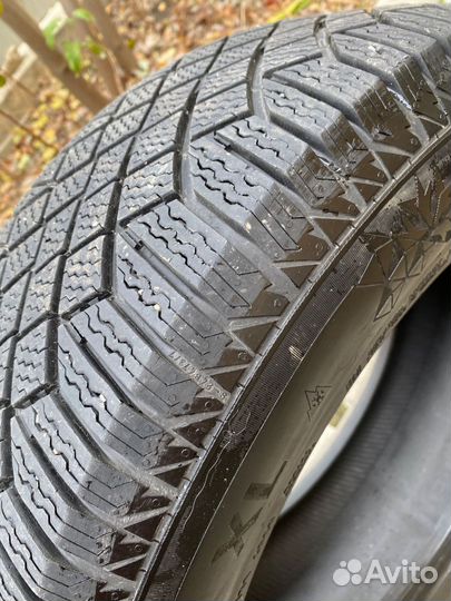 Continental ContiVikingContact 7 235/65 R17