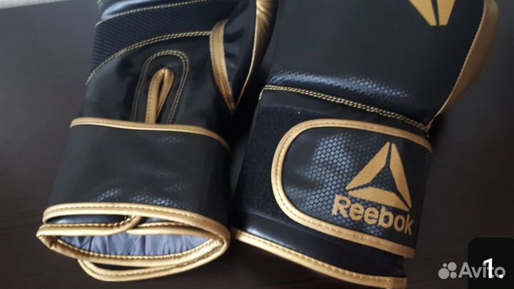 Боксерские перчатки Reebok Boxing арт CK7832