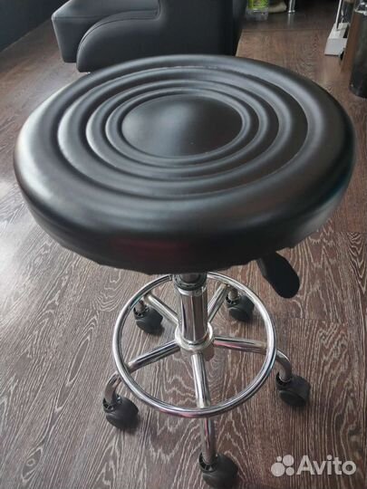 Стул мастера маникюра