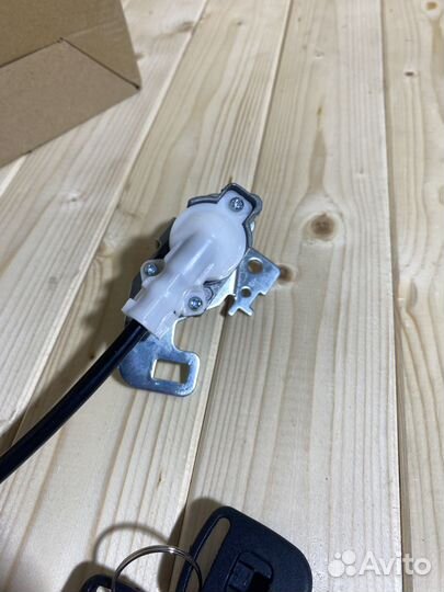 Личинка передней левой двери Honda Fit, Jazz