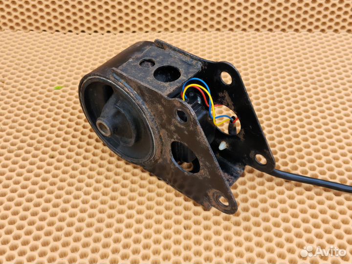 Опора двигателя передняя Nissan Murano 1 Z50