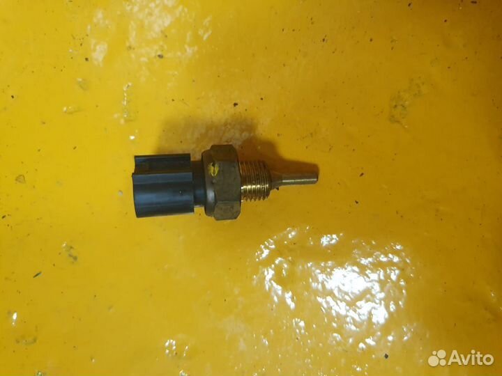 Датчик температуры масла 1.8 2.0 2zr 3zr 2zr-fae 2