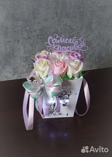 Букет из мыльных роз с подсветкой