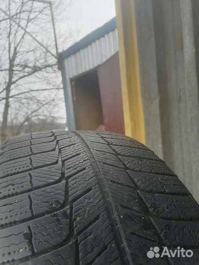Michelin X-Ice 3 245/45 R19