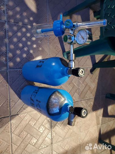 2 Кислородных балона с редуктором для ингаляции