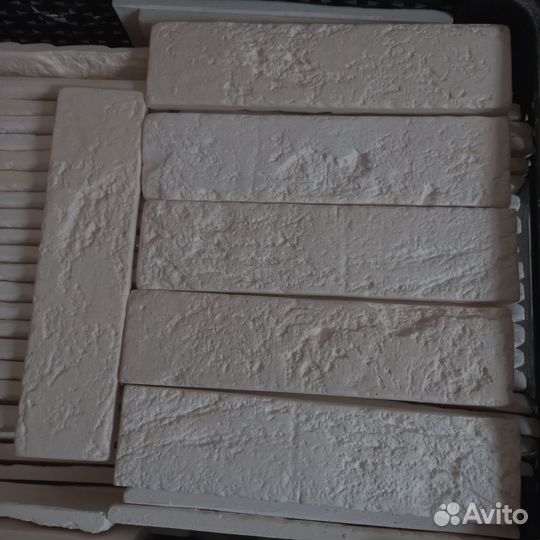 Кирпич облицовочный белый гипсовый