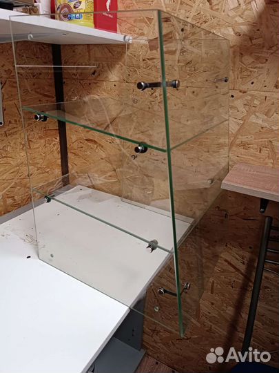 Стеклянная витрина