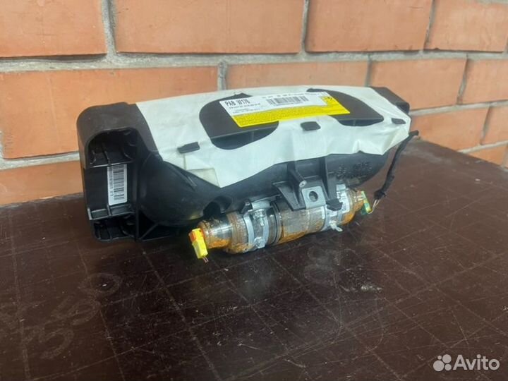 Подушка безопасности пассажира Mercedes-Benz