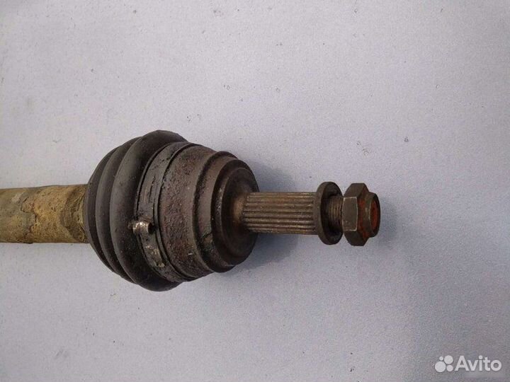 Полуось правый Volkswagen Golf 2 1.8L